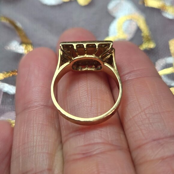 Exquisite Jade & Diamond Cocktail Ring – 18K Gold Elegance - Picture 8 of 11